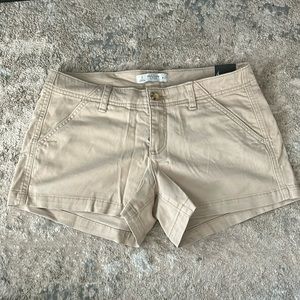 Kaki shorts